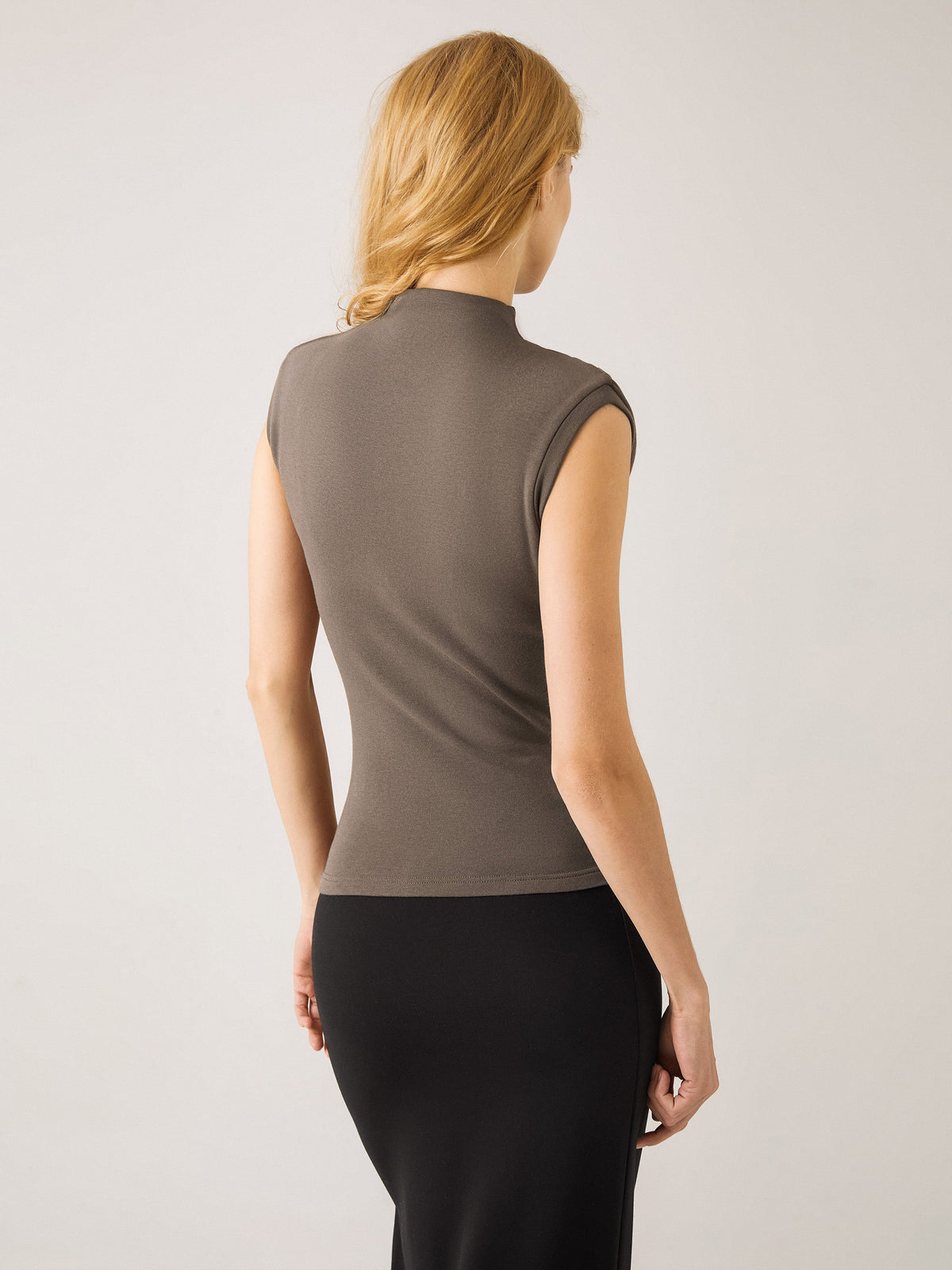 ProWarm Mock Neck Sleeveless Ruched Top — original photo 4