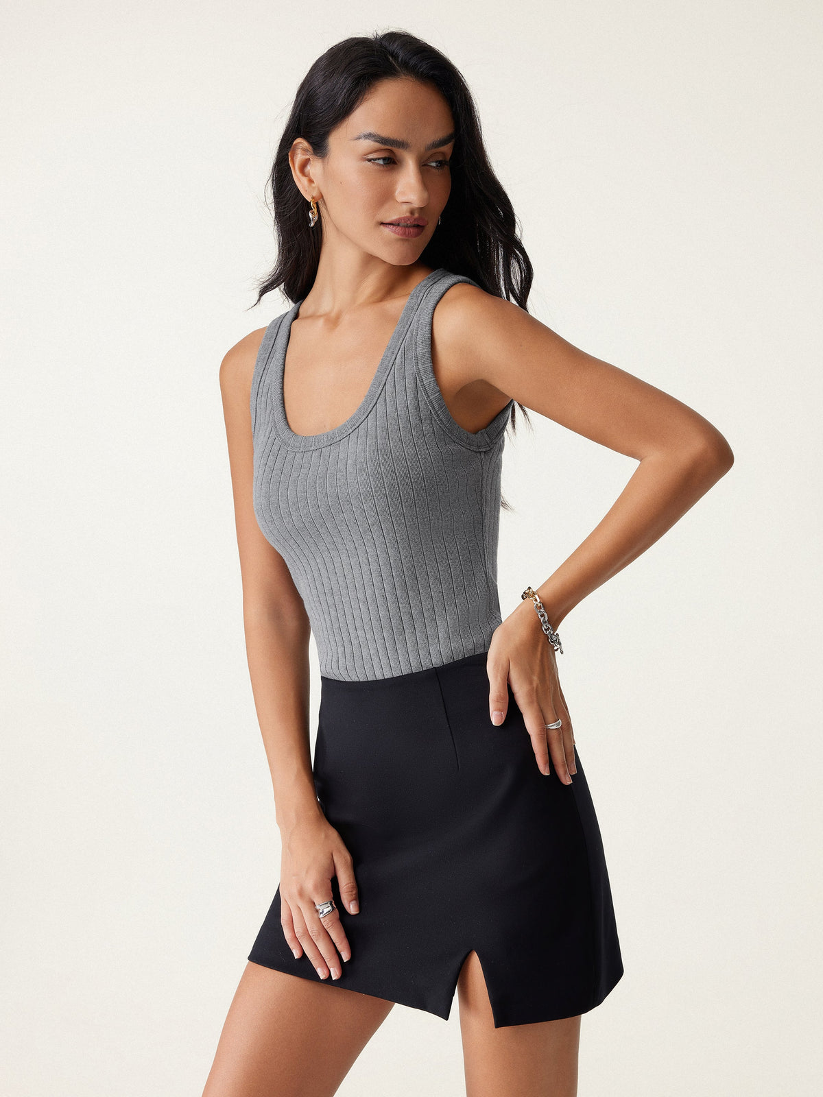 MaxWarm Wide Ribbed U-Neck Sleeveless Built-In Bra Top — original photo 4