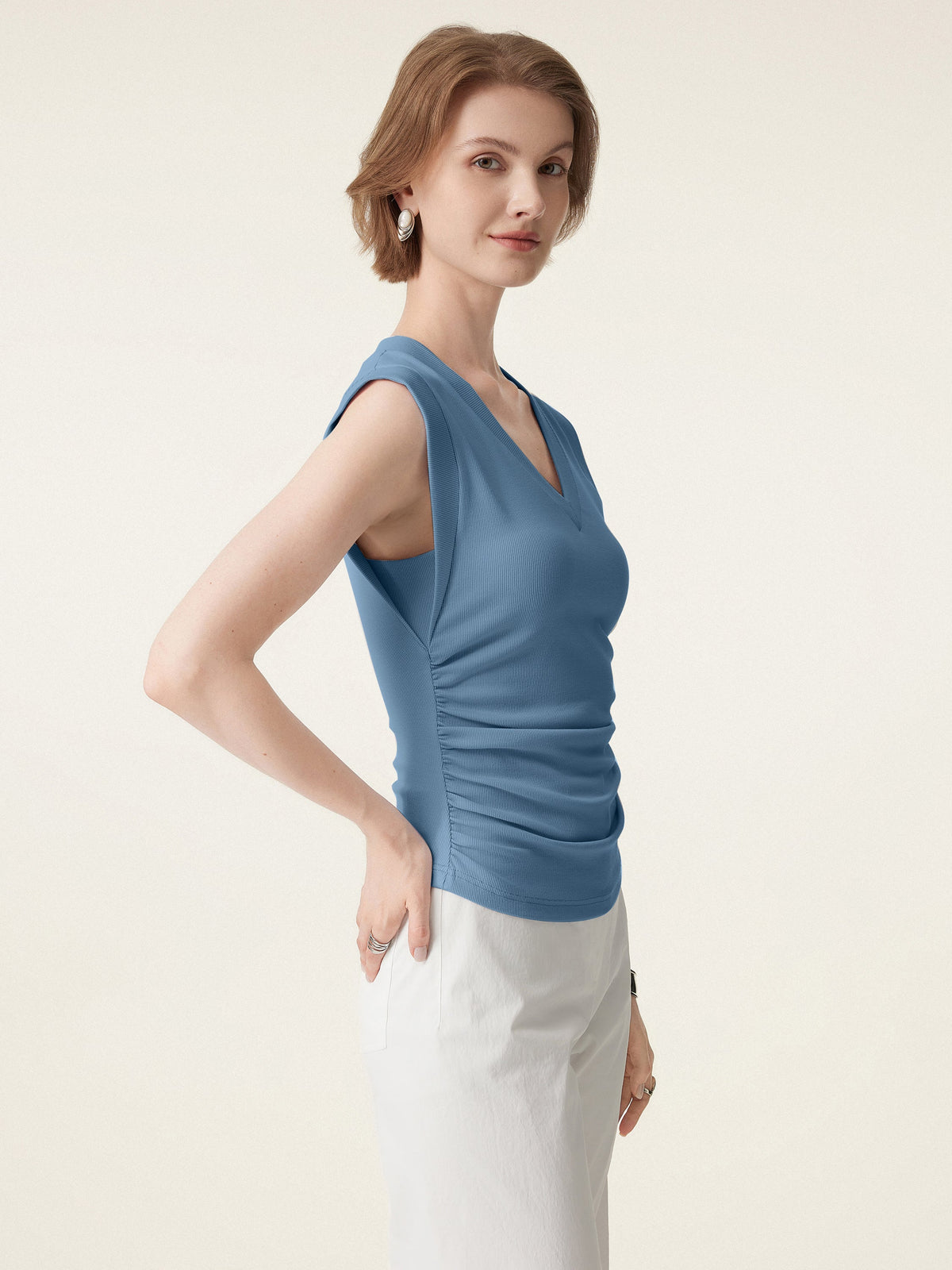 Stretch Cotton V-neck Side Ruched Muscle Built-In Bra Top — original photo 3
