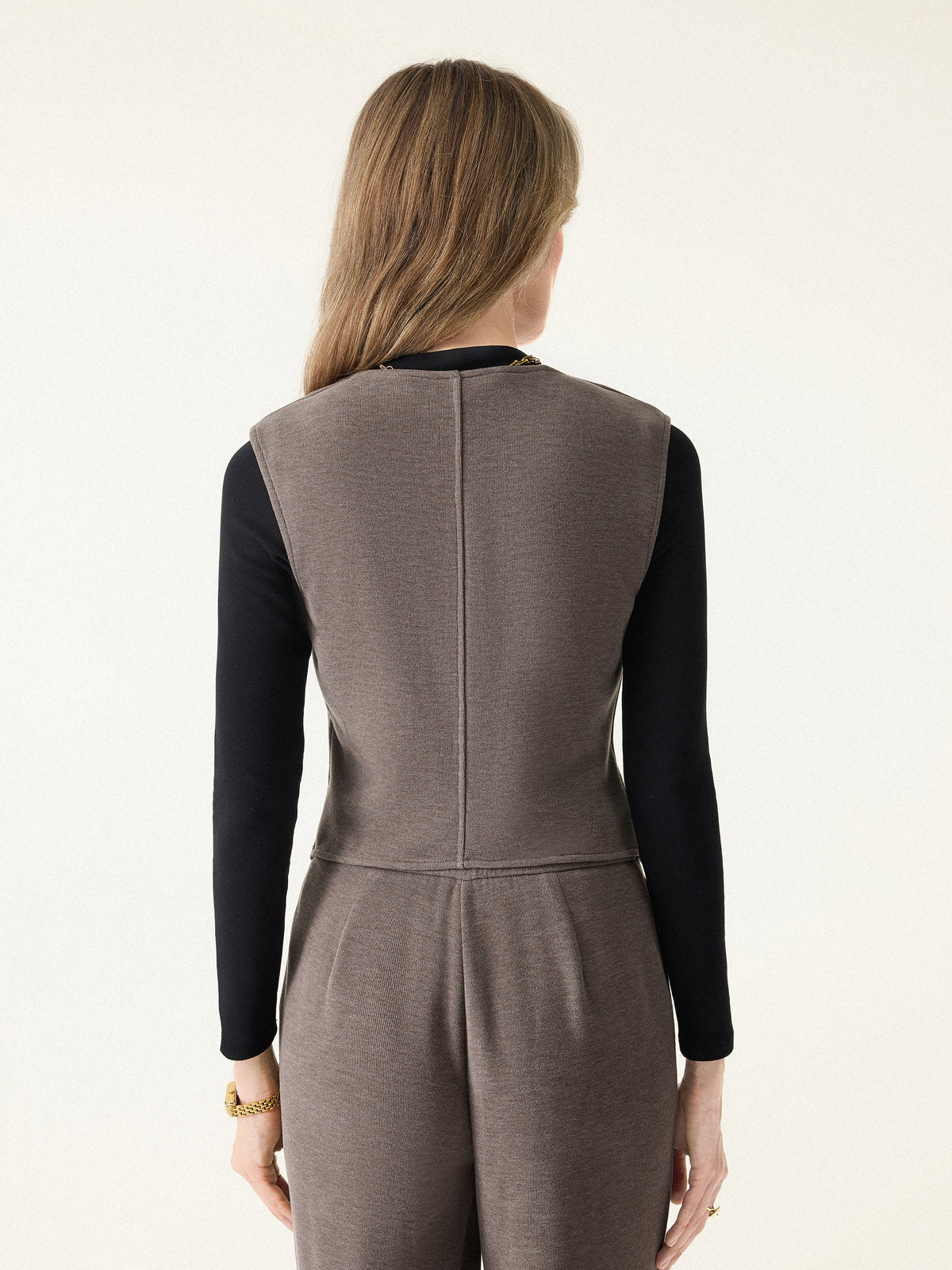 Petite-Friendly V-Neck Sleeveless Button-Down Cropped Vest — original photo 10