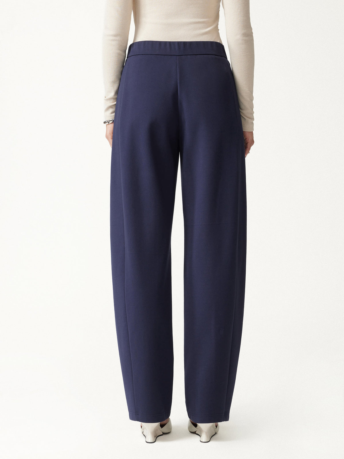 Ponte Low-Rise Ankled Barrel Pants with Pockets — original photo 4