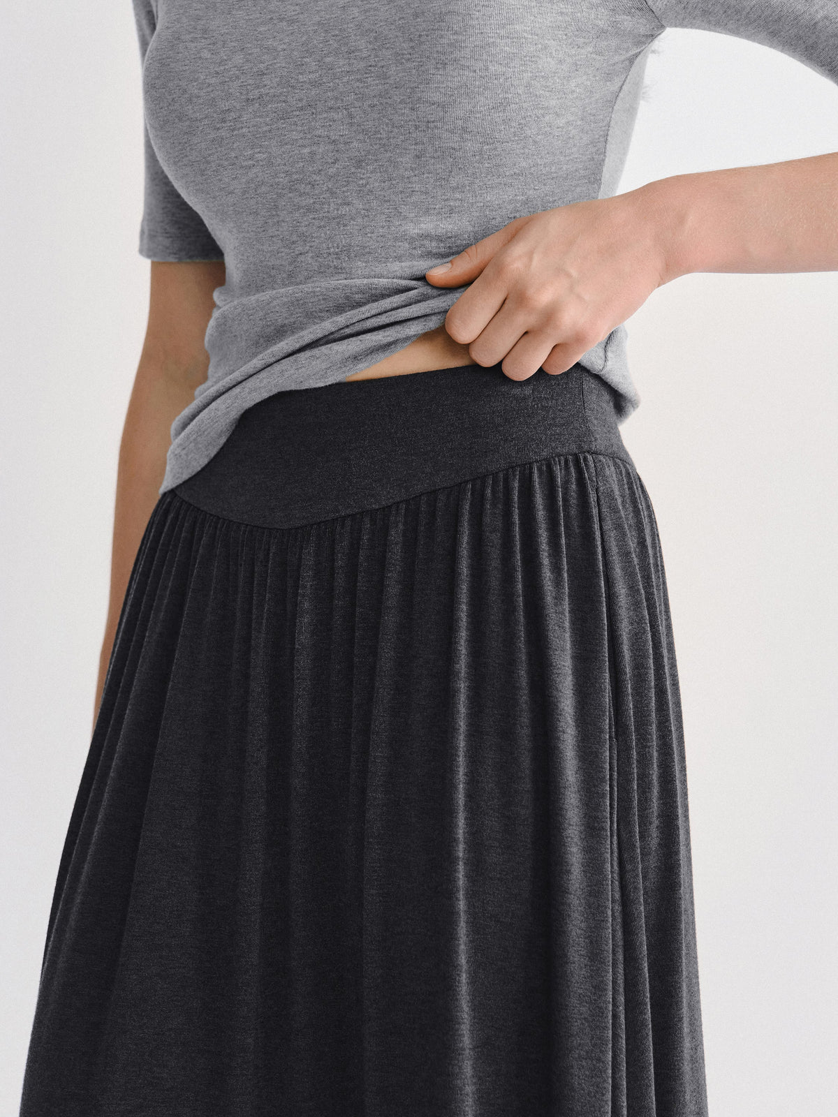 LiteWarm Mid-Rise Ruched A-Line Midi Skirt with Pockets — original photo 5