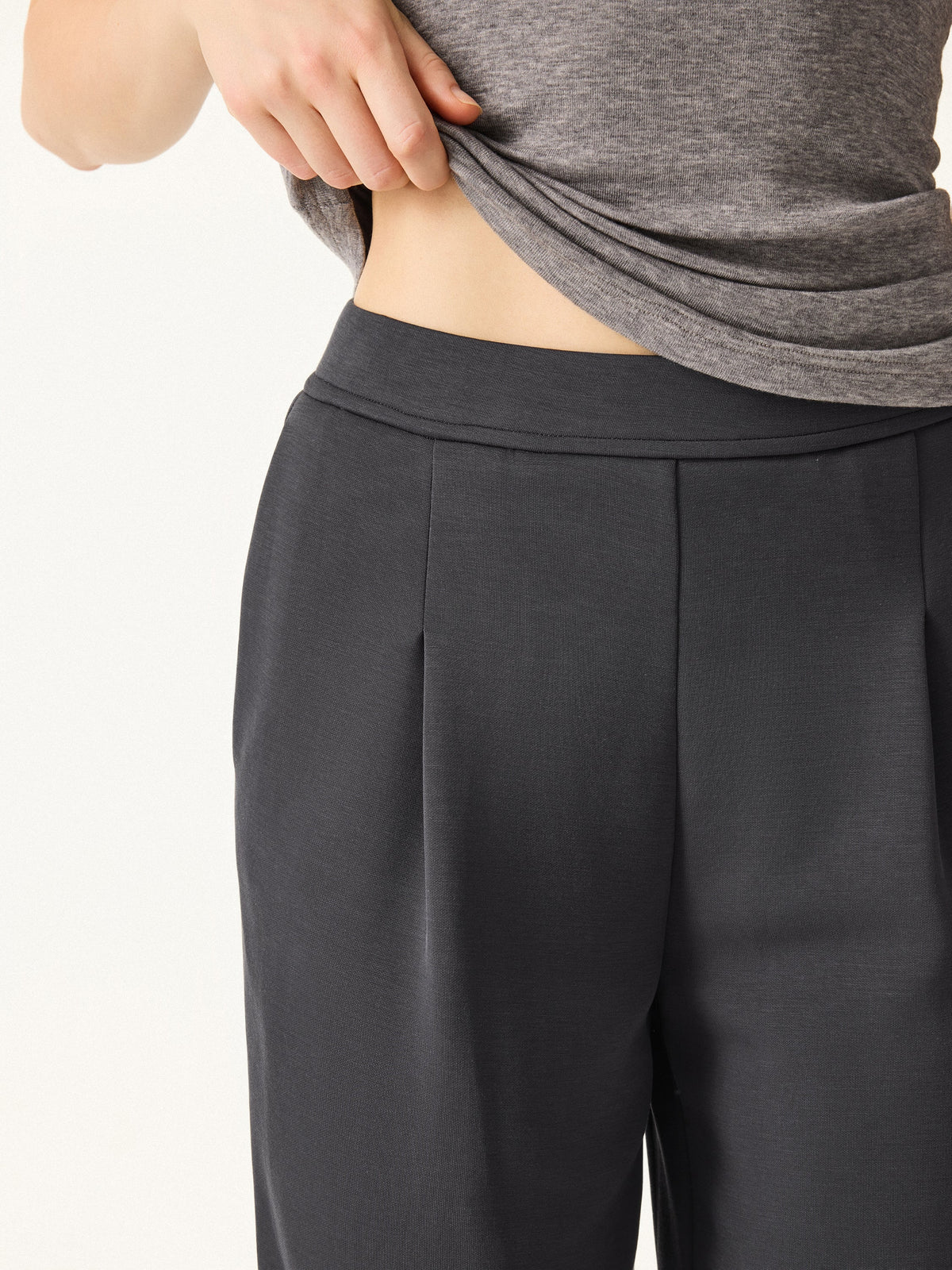 Sandwashed Spacer Mid Rise Straight Leg Pull-on Trousers with Pockets — original photo 5