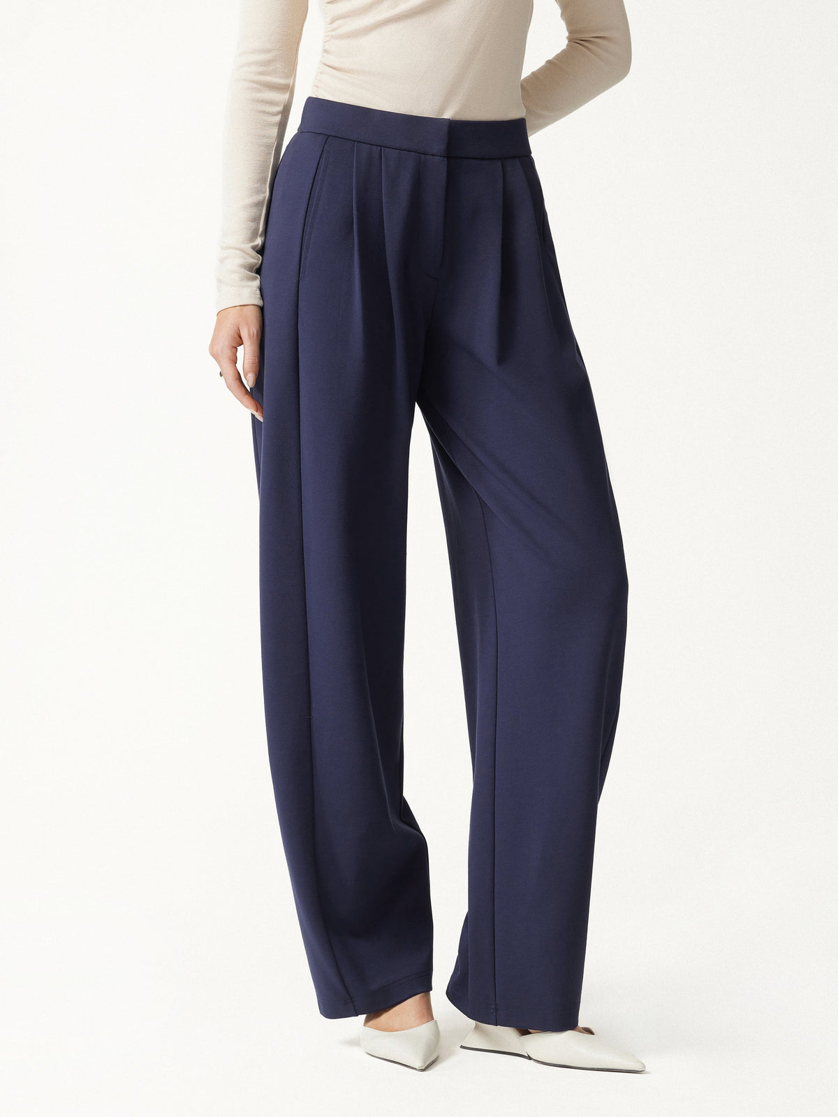 Ponte Low-Rise Ankled Barrel Pants with Pockets — original photo 3