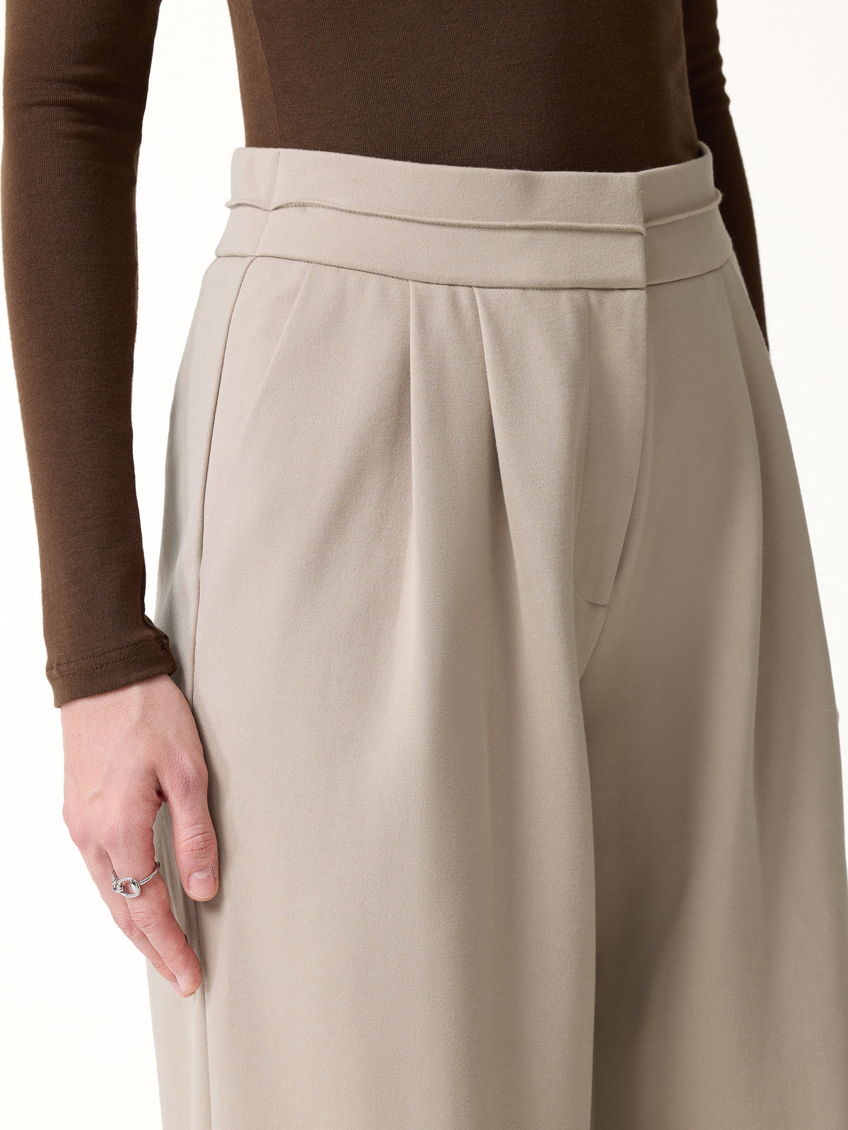 Ponte Mid-Rise Wide-Leg Tuck Pants with Pockets — original photo 5
