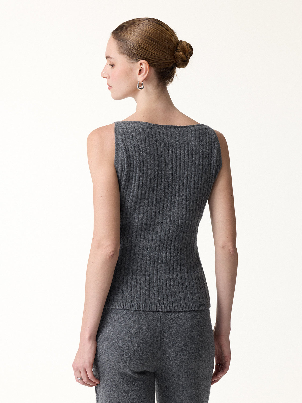 Merino-Blend Sleeveless Cable-Knit Sweater Tank — original photo 3