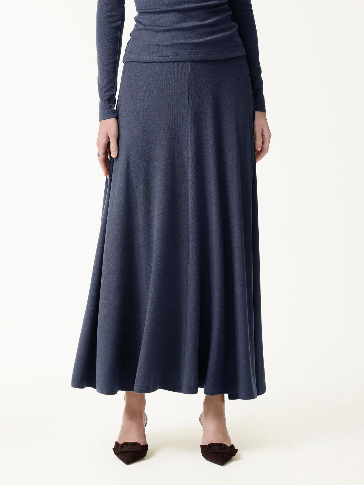 2Pcs Set LiteWarm Surplice Ruched Top & Blend Mid-Rise Umbrella Maxi Skirt — original photo 8