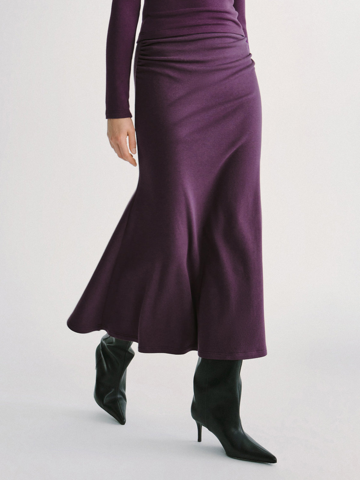 Prowarm Mid-Rise Ruched Flared Midi Skirt — original photo 3