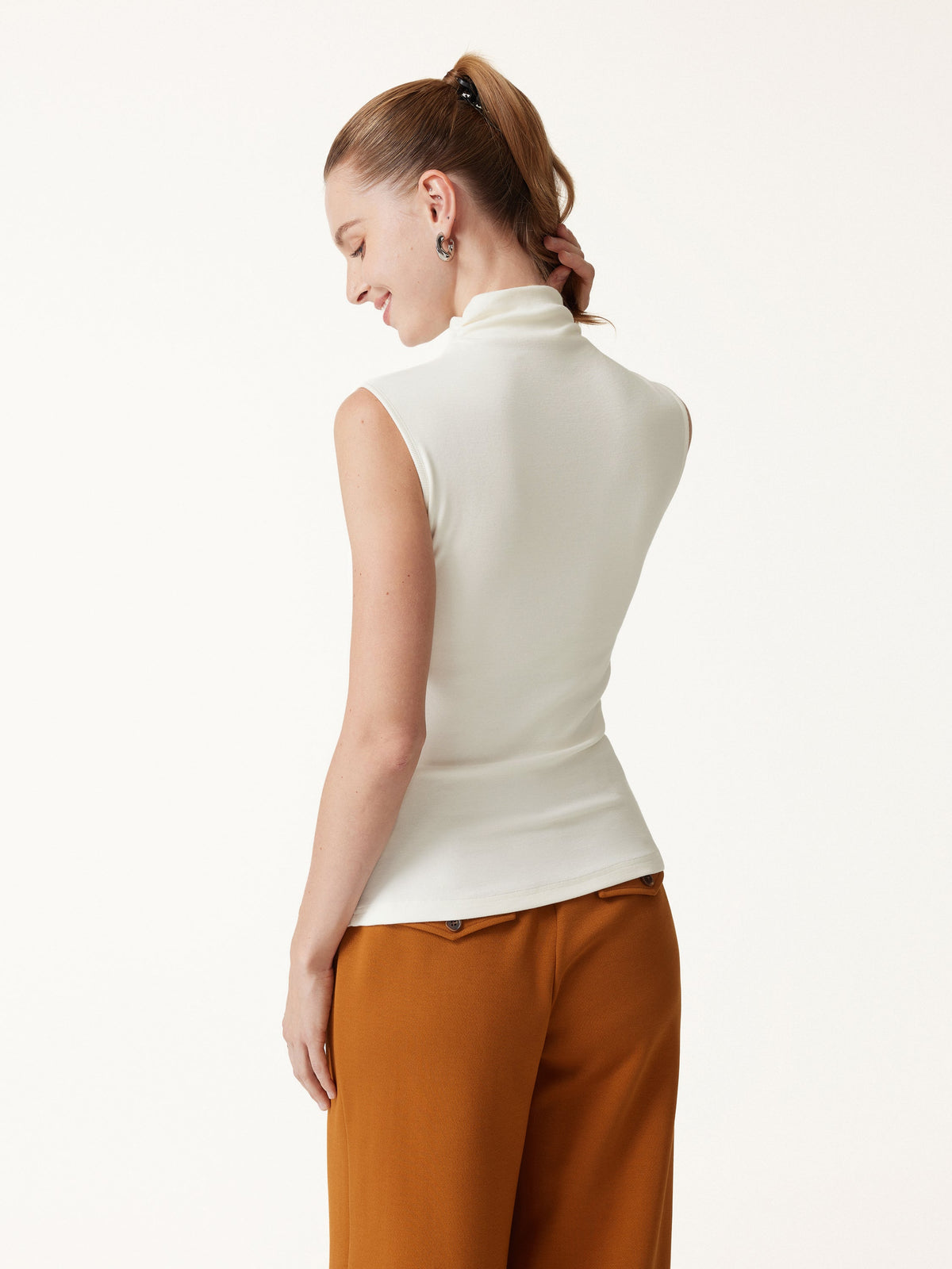 LiteWarm Mock Neck Sleeveless Ruched Built-In Bra Top — original photo 4