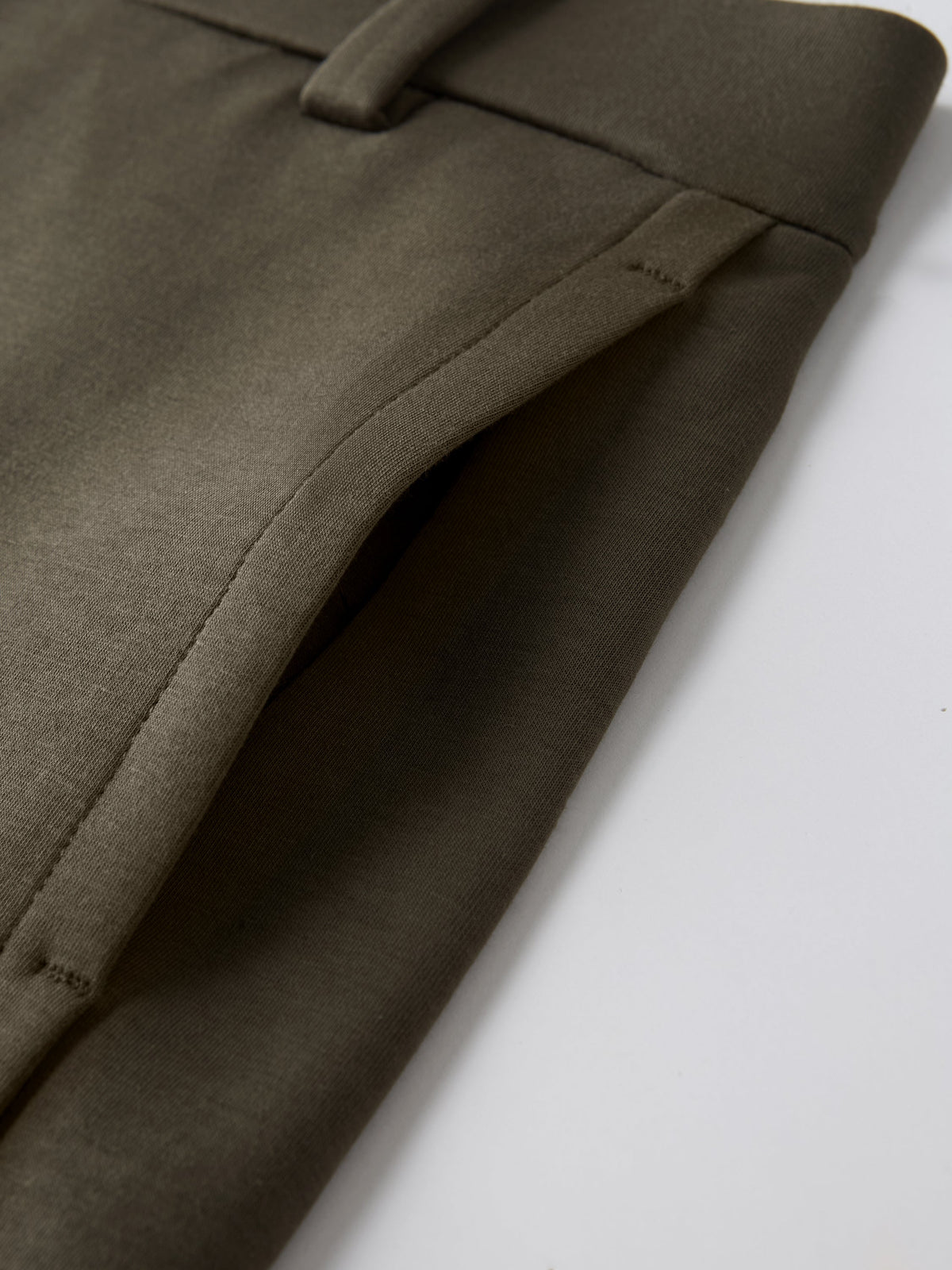 Air Cotton Mid-Rise Travel Shorts with Pockets — original photo 7