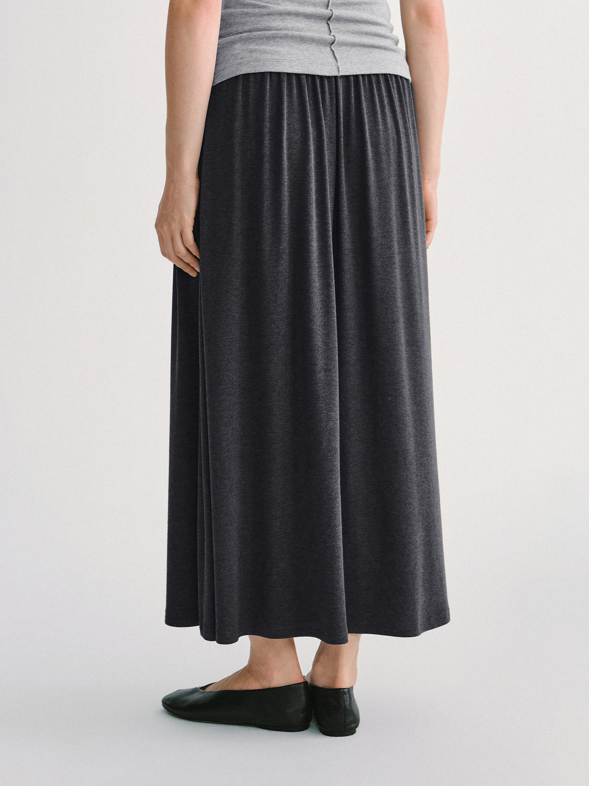 LiteWarm Mid-Rise Ruched A-Line Midi Skirt with Pockets — original photo 4
