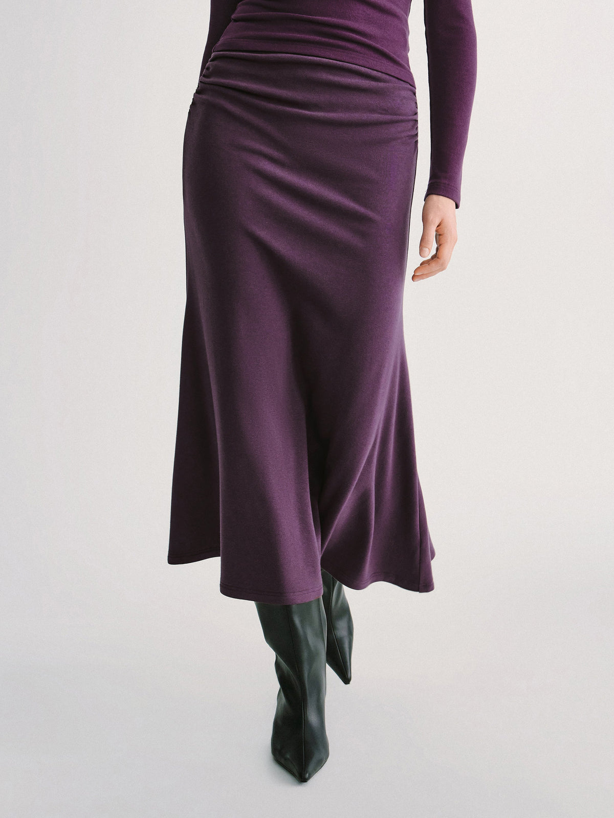 2Pcs Set Prowarm Neck Long Sleeve Built-In Bra Top & Mid-Rise Ruched Flared Midi Skirt — original photo 8
