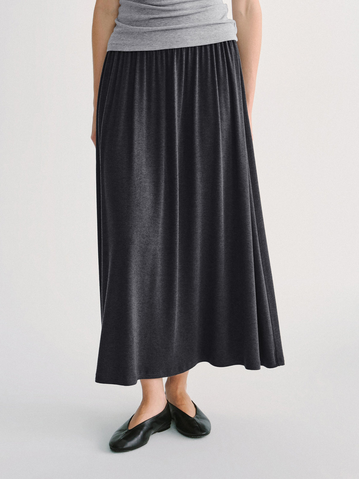 LiteWarm Mid-Rise Ruched A-Line Midi Skirt with Pockets — original photo 3