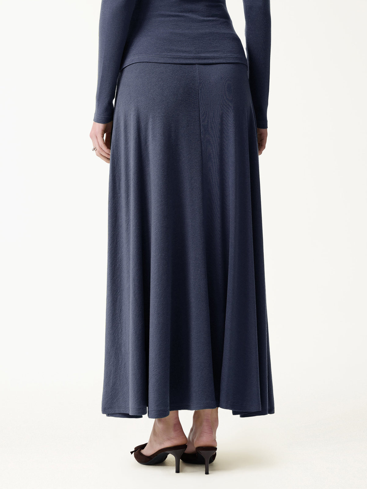 LiteWarm Lyocell-Cashmere Blend Mid-Rise Umbrella Maxi Skirt — original photo 4