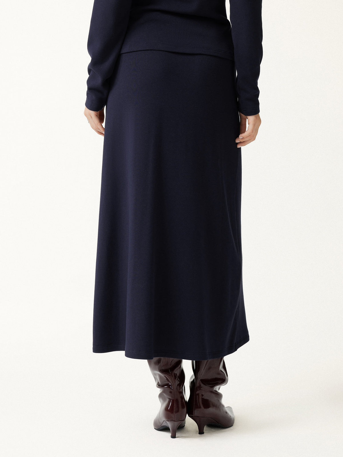 ProWarm Mid-Rise Pintuck A-Line Midi Skirt — original photo 4