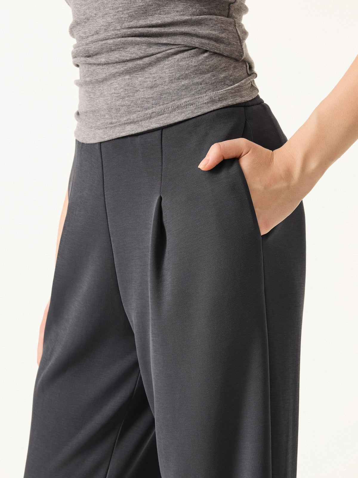Sandwashed Spacer Mid Rise Straight Leg Pull-on Trousers with Pockets — original photo 6